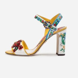 Sandały kwiatowe w stylu boho