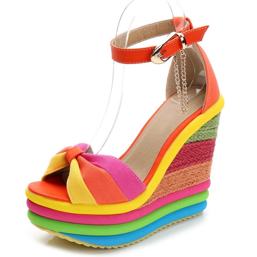 Oryginalne sandały na koturnie - obrazek 4