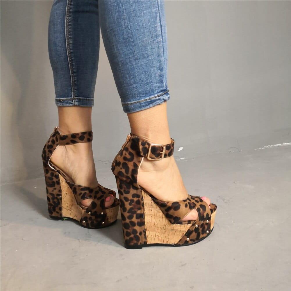 Sandały na wysokim koturnie - obrazek 4