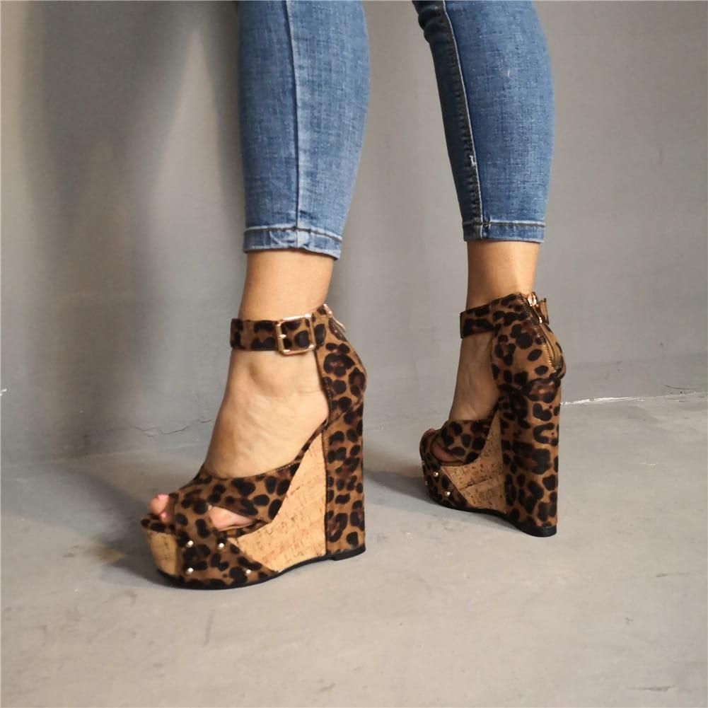 Sandały na wysokim koturnie - obrazek 7