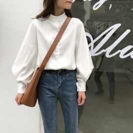 Biała koszula na stójce