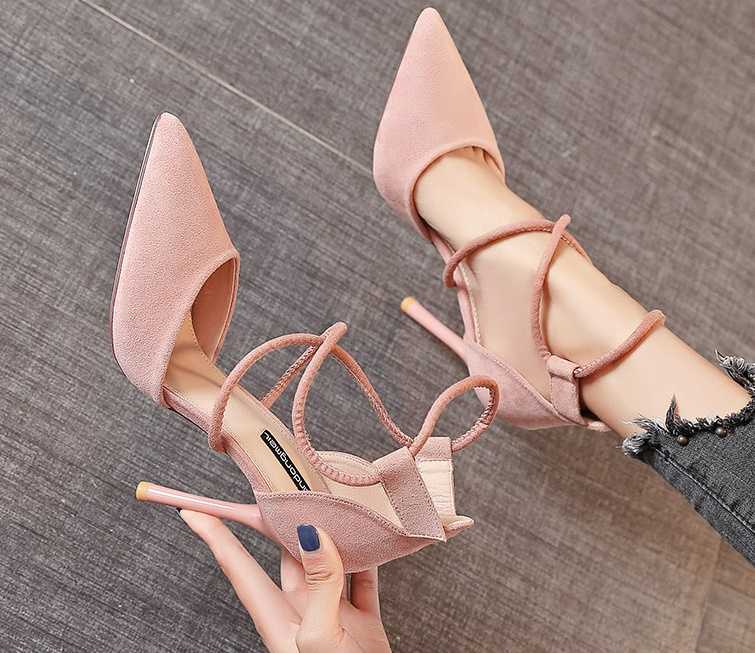 Zamszowe sandały na szpilce - obrazek 10