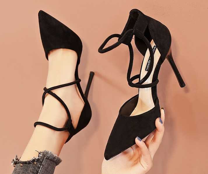 Zamszowe sandały na szpilce - obrazek 13