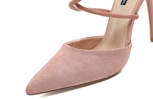 Zamszowe sandały na szpilce - obrazek 15