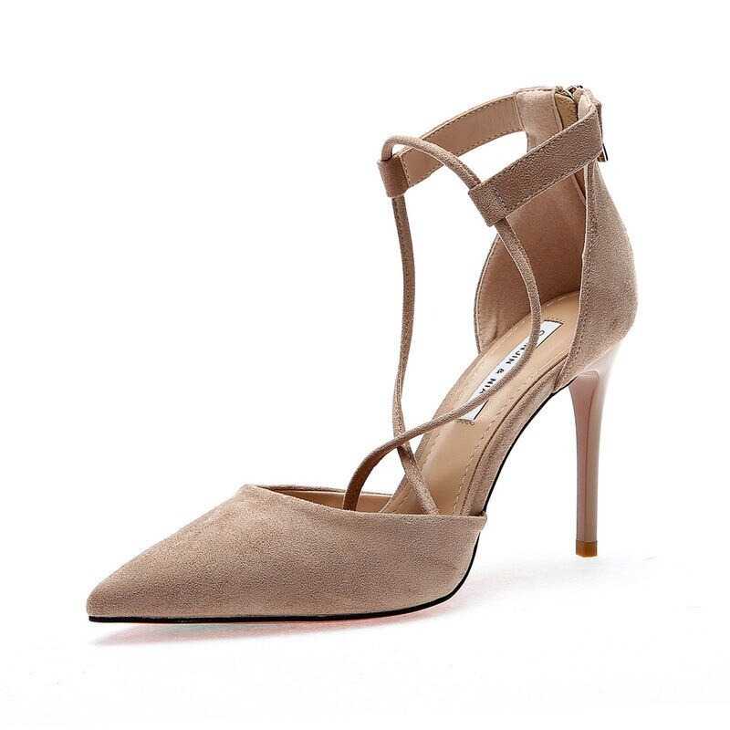 Zamszowe sandały na szpilce - obrazek 4