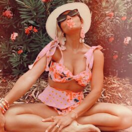 Bikini na wiązanych ramiączkach