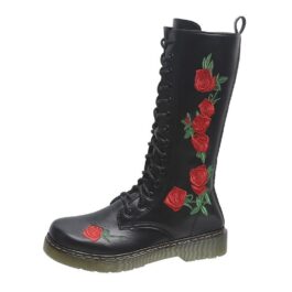 Sznurowane kozaki z różami