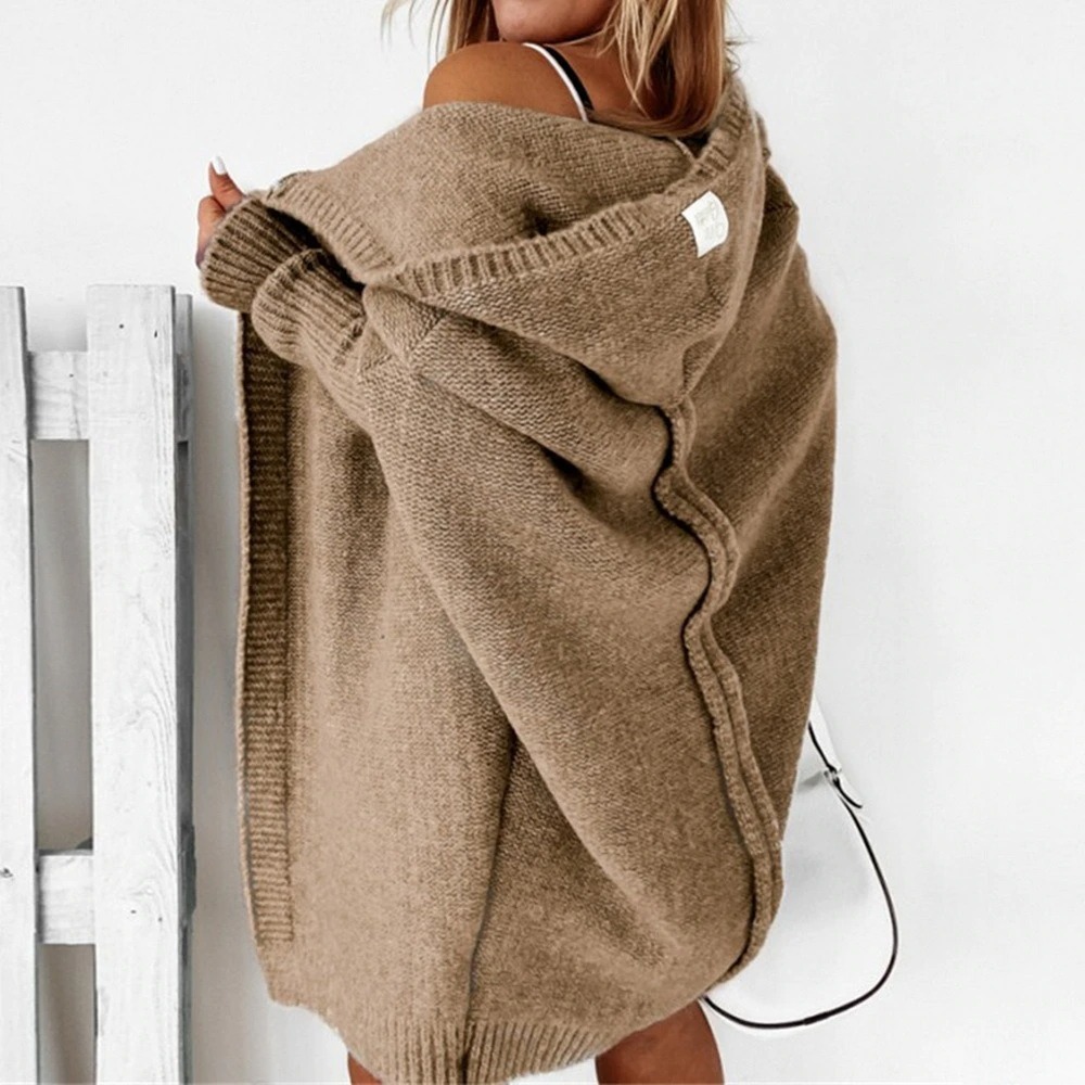 Luźny sweter z kapturem - obrazek 4