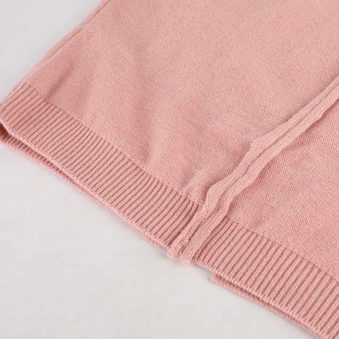 Luźny sweter z kapturem - obrazek 18