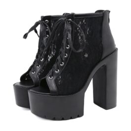 Botki platformy z koronką