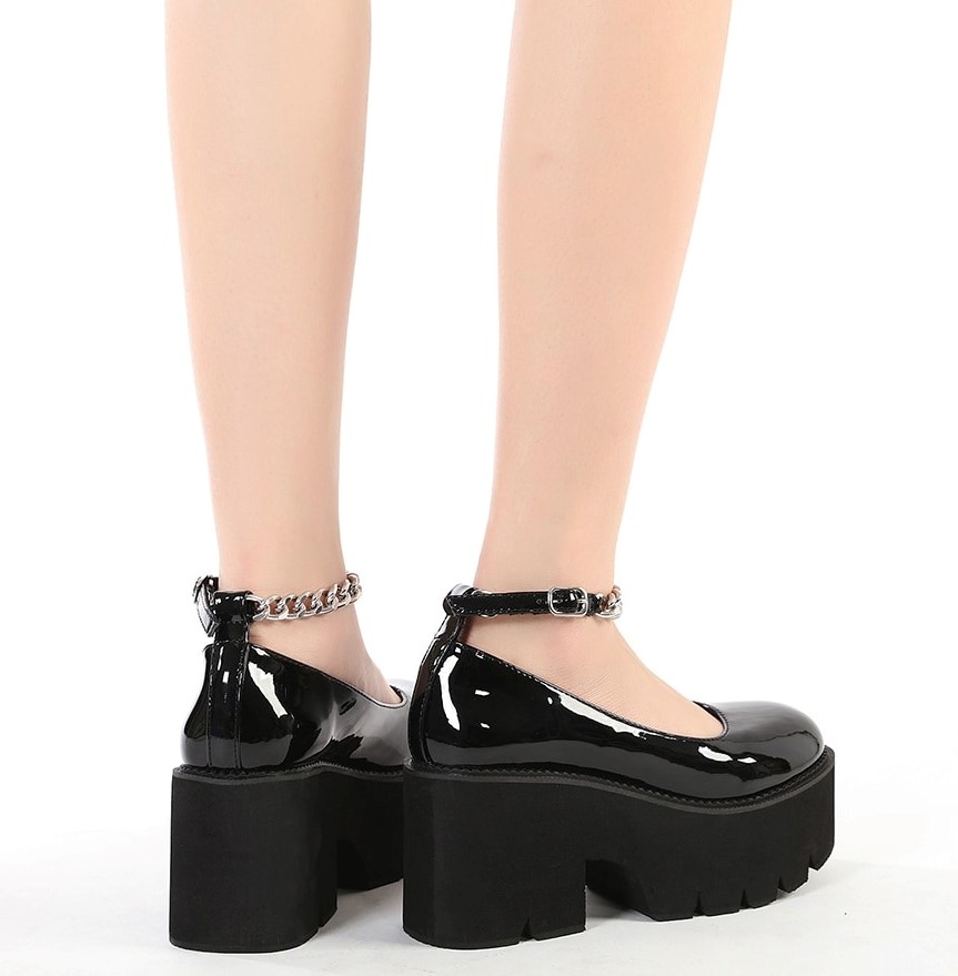 Półbuty z łańcuszkiem - obrazek 5