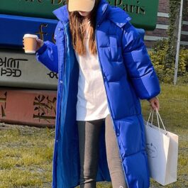 Ciepły płaszcz z kapturem