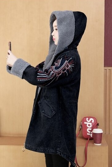 Kurtka Denim z haftem na rękawach - obrazek 6