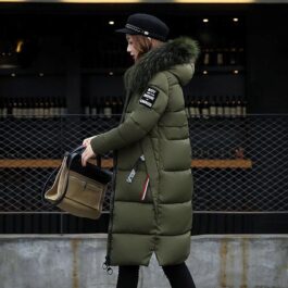 Płaszcz z naszywką