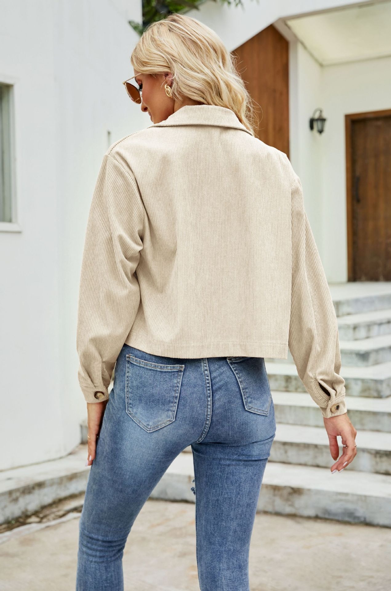 Krótka bluza sztruksowa - obrazek 12