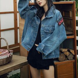 Kurtka jeansowa z etnicznym haftem