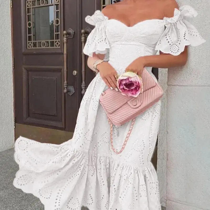 Piękna ażurowa sukienka - obrazek 4