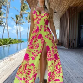 Cliva Zielono-różowa sukienka z rozcięciem