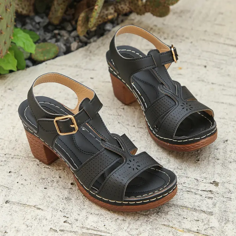 Ażurowe sandały na słupku - obrazek 6